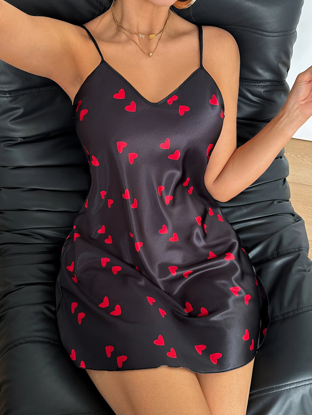 Chemise de nuit sexy en tissu fluide – coupe ajustée