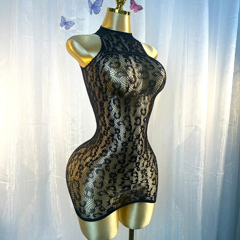 Robe résille sexy – cover-up dété ajournée