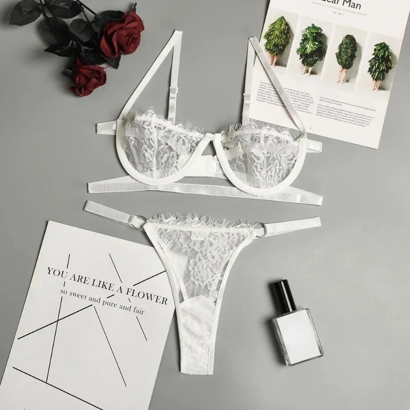 Ensemble lingerie dentelle transparente – Soutien-gorge & culotte brodés
