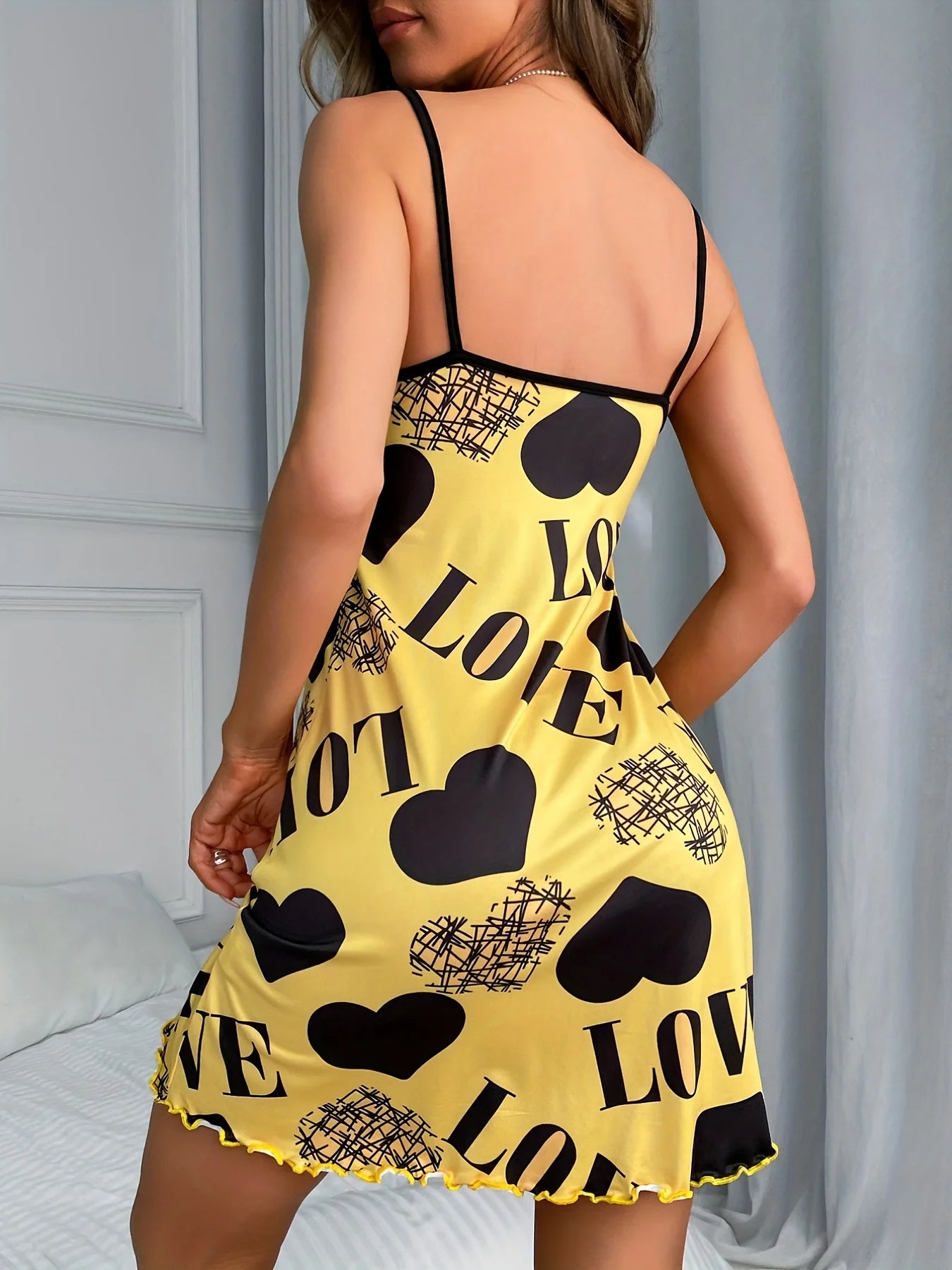 Chemise de nuit dentelle léopard – style sensuel