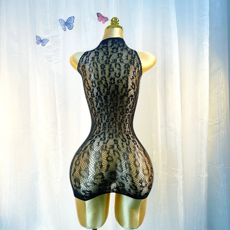 Robe résille sexy – cover-up dété ajournée
